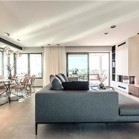 3 bedroom penthouse apartment with pool in Chania town, sleeps 6